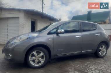 Хэтчбек Nissan Leaf 2014 в 
