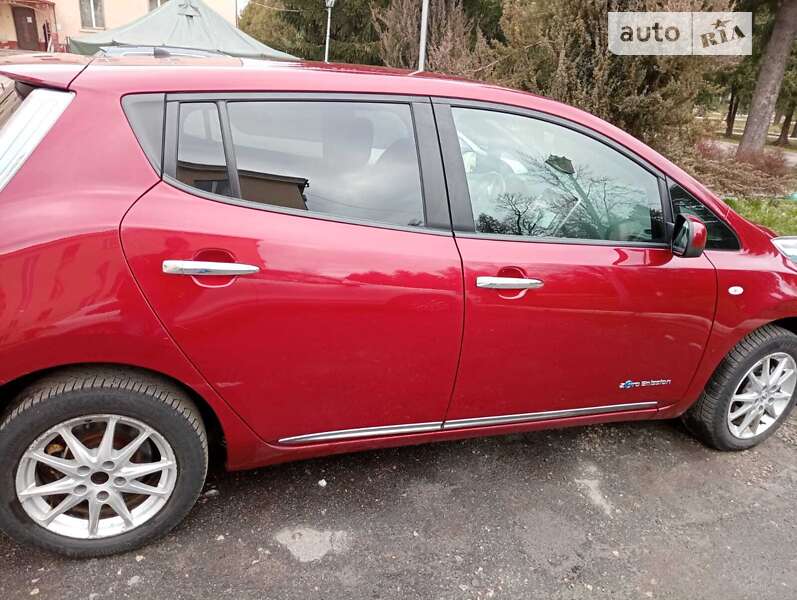 Хетчбек Nissan Leaf 2014 в Хмельницькому