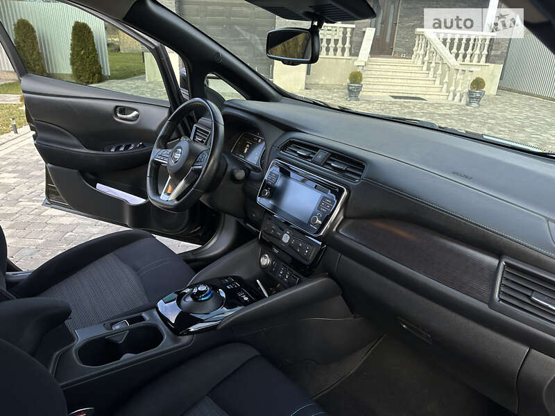 Хетчбек Nissan Leaf 2018 в Сторожинці