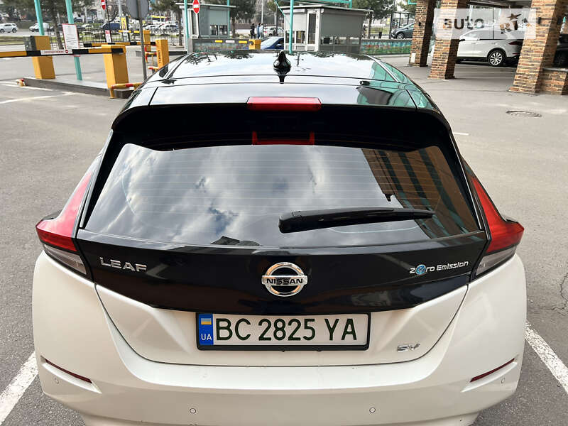 Хэтчбек Nissan Leaf 2022 в Одессе