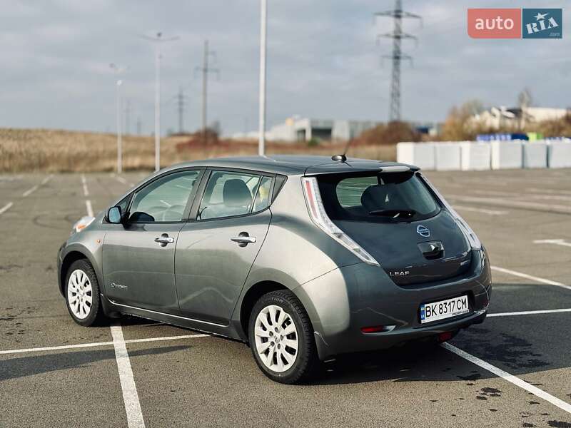 Хэтчбек Nissan Leaf 2017 в Ровно