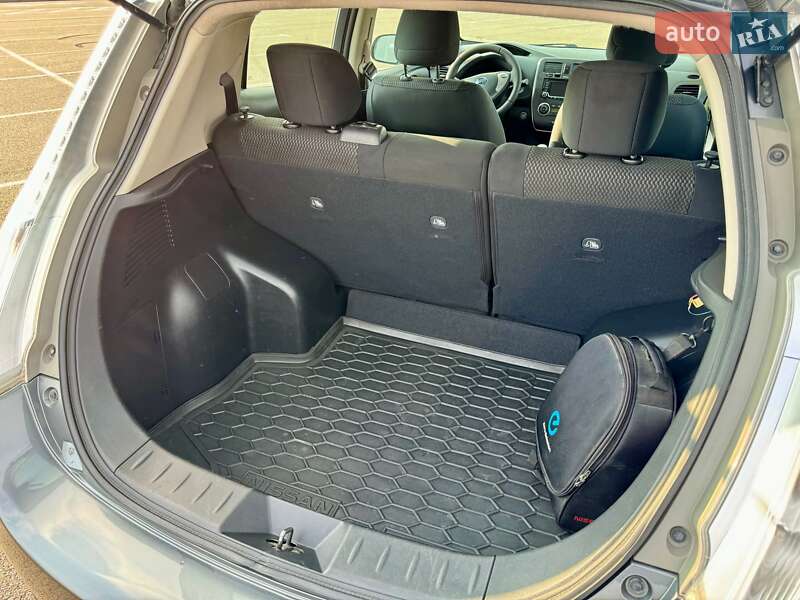 Хэтчбек Nissan Leaf 2017 в Ровно