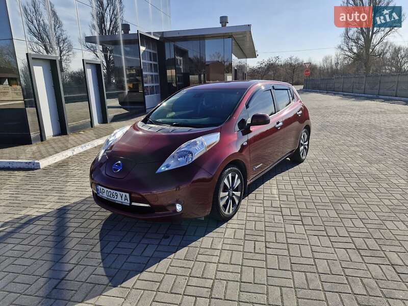 Хэтчбек Nissan Leaf 2017 в Запорожье