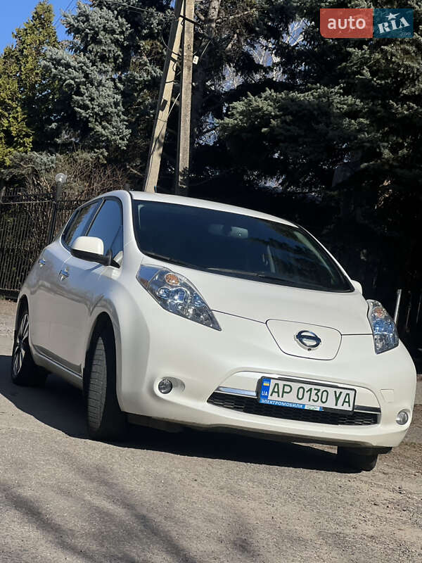 Хетчбек Nissan Leaf 2014 в Запоріжжі