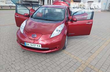 Хэтчбек Nissan Leaf 2015 в Костополе