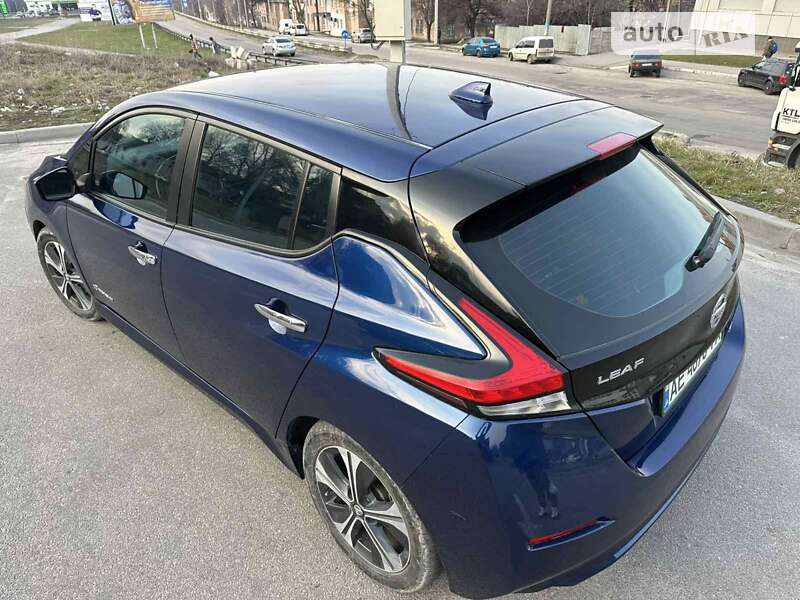 Хэтчбек Nissan Leaf 2018 в Каменском