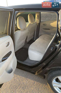 Хетчбек Nissan Leaf 2011 в 