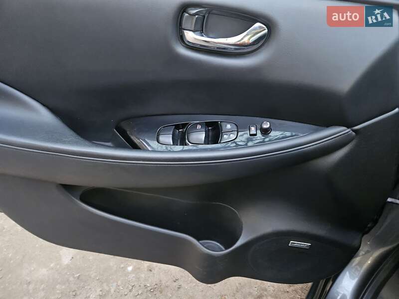 Хэтчбек Nissan Leaf 2013 в Измаиле