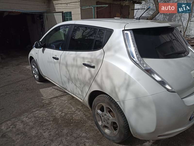 Хетчбек Nissan Leaf 2014 в Львові