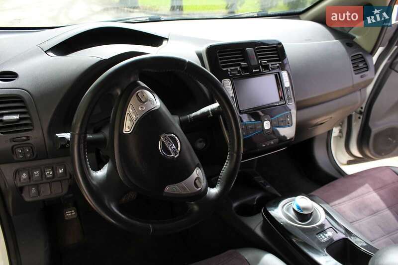 Хетчбек Nissan Leaf 2016 в Ужгороді