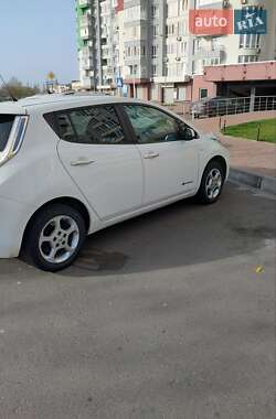 Хэтчбек Nissan Leaf 2017 в Киеве