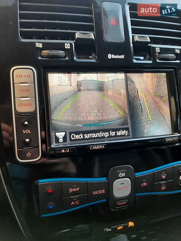 Хетчбек Nissan Leaf 2015 в Нових Санжарах