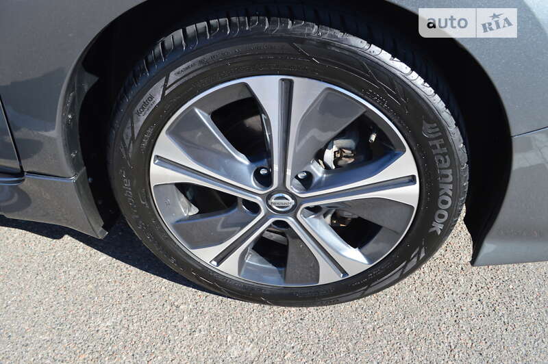Хэтчбек Nissan Leaf 2018 в Одессе