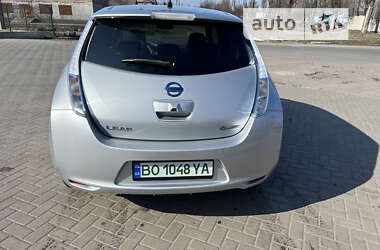 Хэтчбек Nissan Leaf 2011 в Покровске