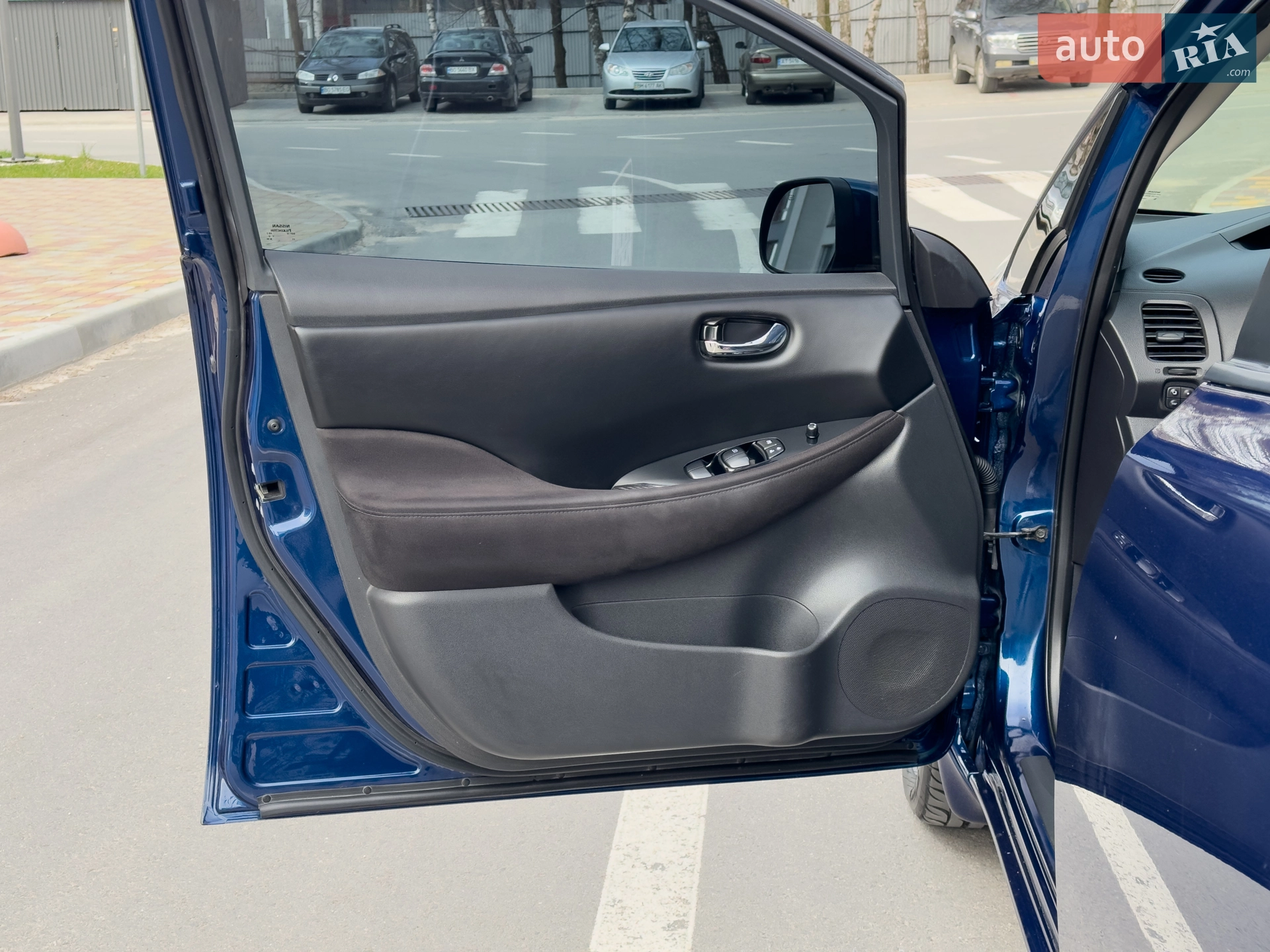 2017 Nissan Leaf - мініатюра 13
