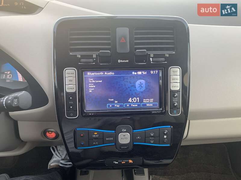 Хэтчбек Nissan Leaf 2013 в Днепре