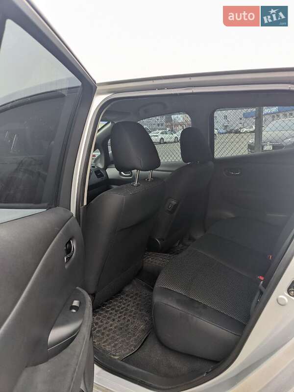 Хетчбек Nissan Leaf 2013 в Києві