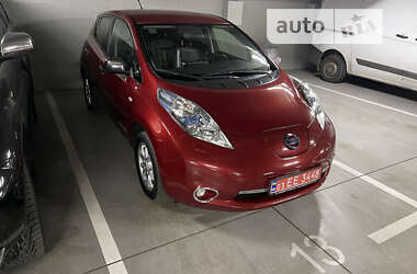 Хетчбек Nissan Leaf 2014 в Дніпрі