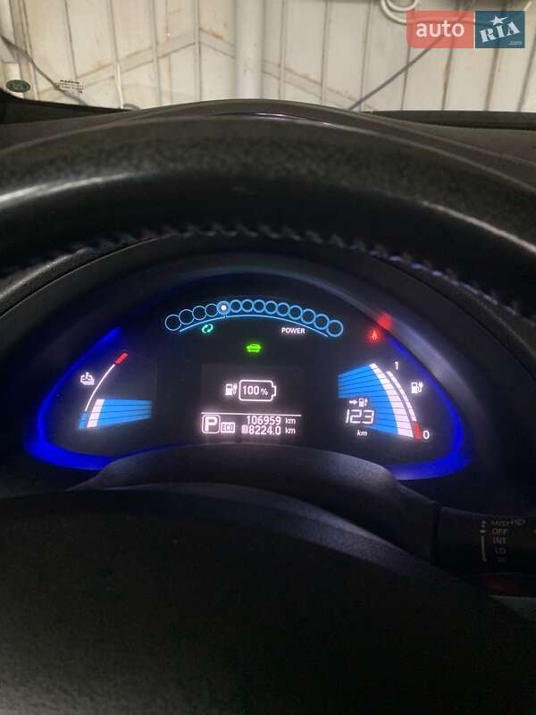 Хетчбек Nissan Leaf 2013 в Одесі