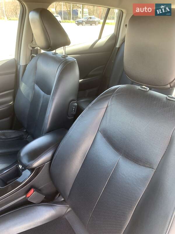 Хетчбек Nissan Leaf 2013 в Одесі