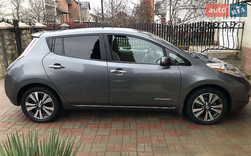 Хетчбек Nissan Leaf 2016 в Івано-Франківську