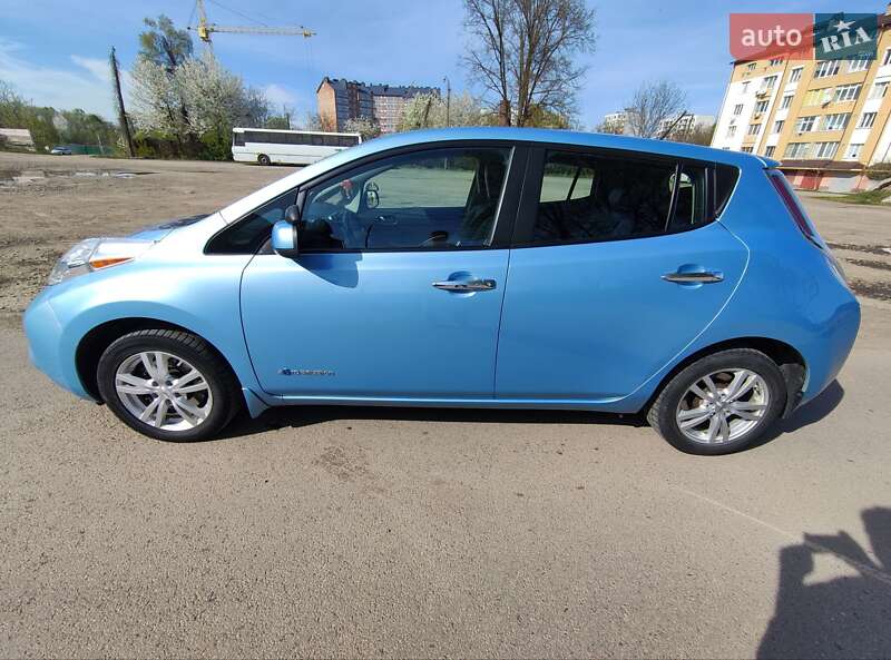 Хэтчбек Nissan Leaf 2015 в Ивано-Франковске