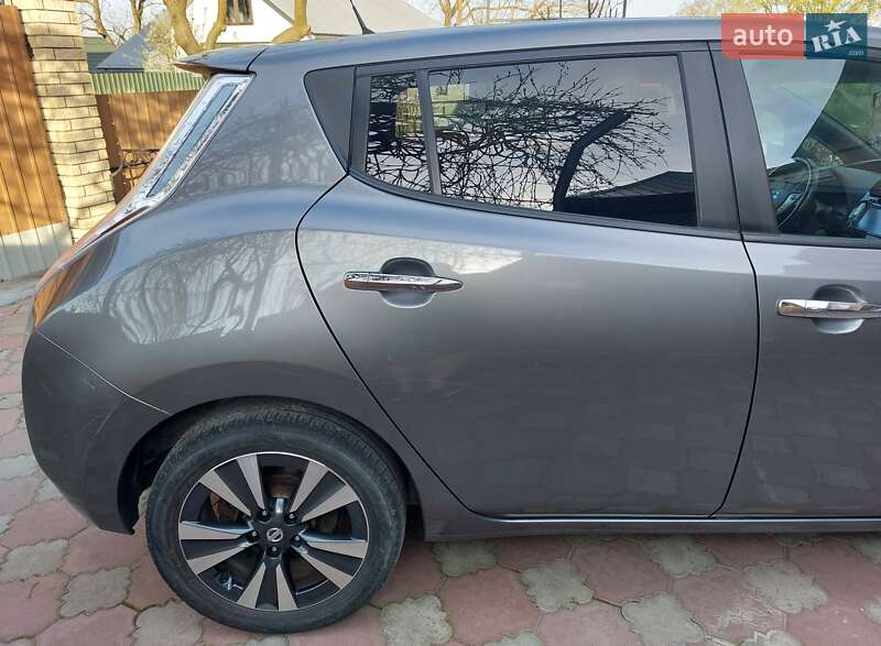 Хэтчбек Nissan Leaf 2017 в Тернополе