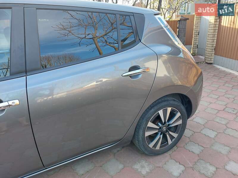 Хэтчбек Nissan Leaf 2017 в Тернополе