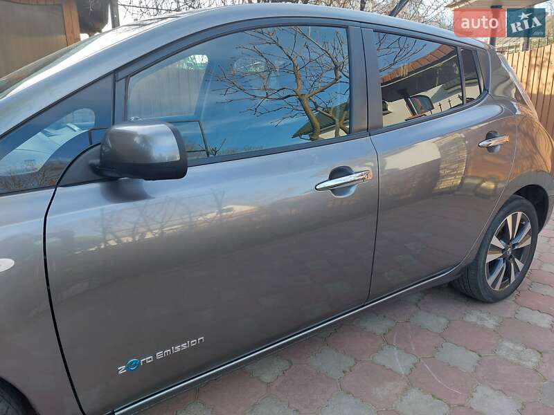 Хэтчбек Nissan Leaf 2017 в Тернополе