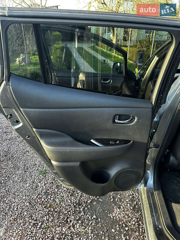 Хэтчбек Nissan Leaf 2013 в Житомире