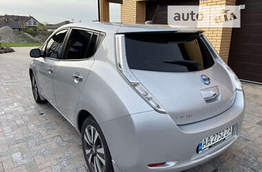 Хетчбек Nissan Leaf 2015 в Києві