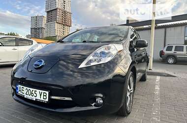 Хэтчбек Nissan Leaf 2013 в Днепре