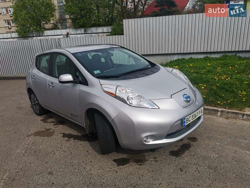 Хэтчбек Nissan Leaf 2016 в Львове