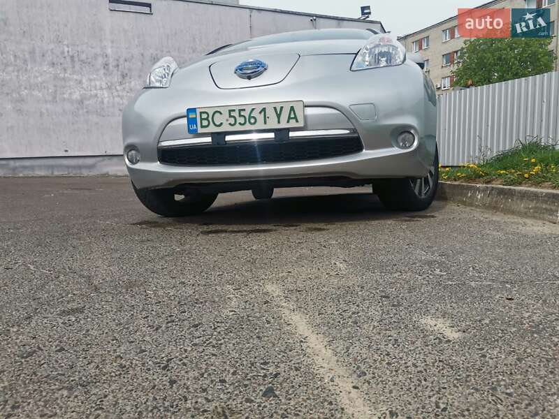 Хэтчбек Nissan Leaf 2016 в Львове