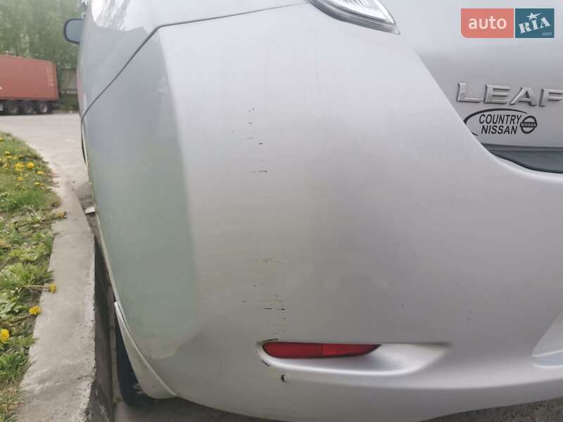 Хэтчбек Nissan Leaf 2016 в Львове