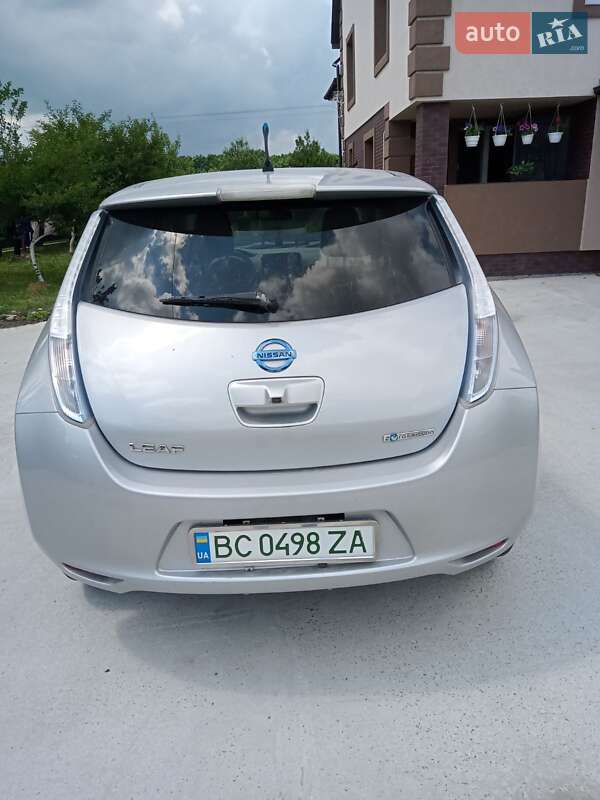 Хетчбек Nissan Leaf 2011 в Львові фото 6 Хетчбек Nissan Leaf 2011 в Львові