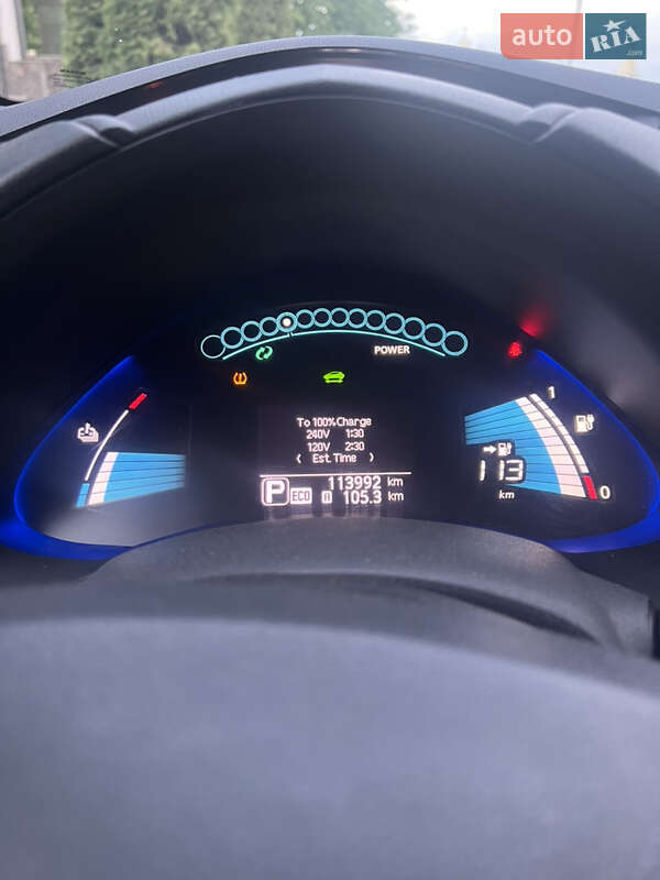 Хетчбек Nissan Leaf 2015 в Глибокій