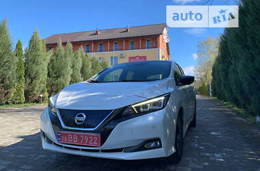 Хэтчбек Nissan Leaf 2018 в Самборе