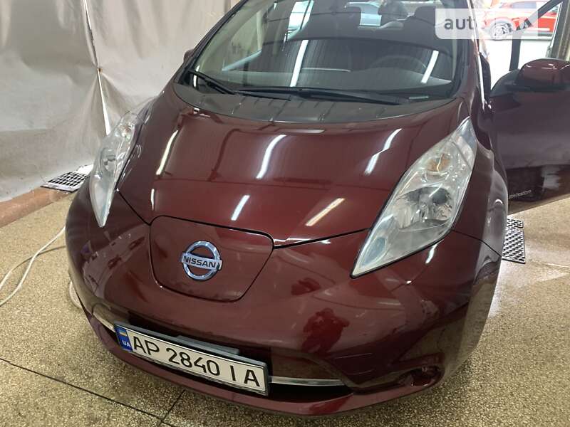 Хетчбек Nissan Leaf 2016 в Запоріжжі