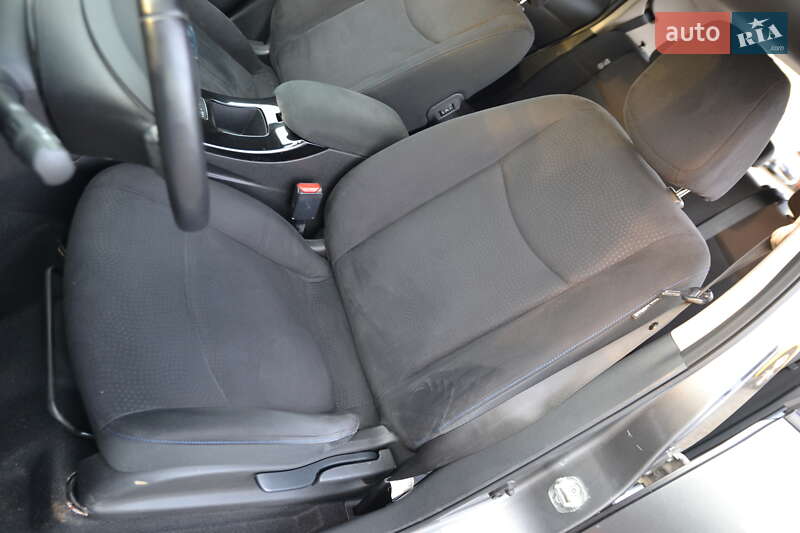 Хэтчбек Nissan Leaf 2014 в Луцке фото 24 Хэтчбек Nissan Leaf 2014 в Луцке