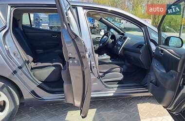 Хэтчбек Nissan Leaf 2013 в 