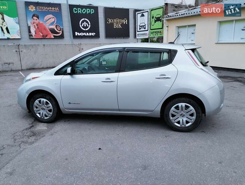 Хэтчбек Nissan Leaf 2015 в Полтаве