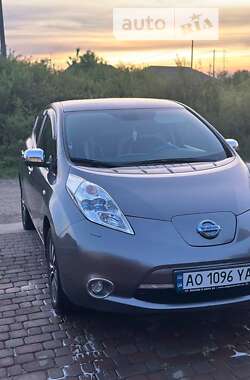 Хетчбек Nissan Leaf 2015 в Ужгороді