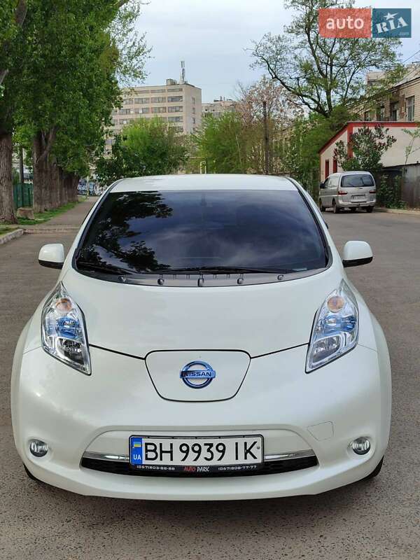 Хетчбек Nissan Leaf 2015 в Одесі
