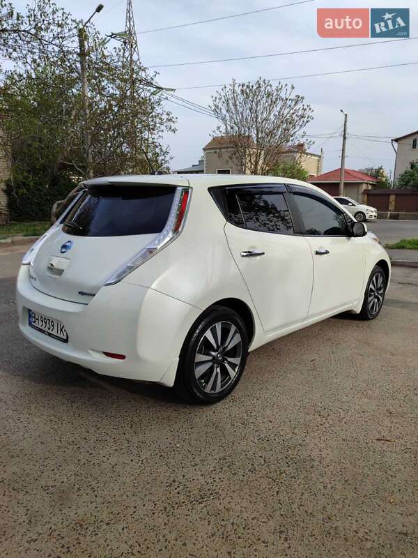 Хетчбек Nissan Leaf 2015 в Одесі