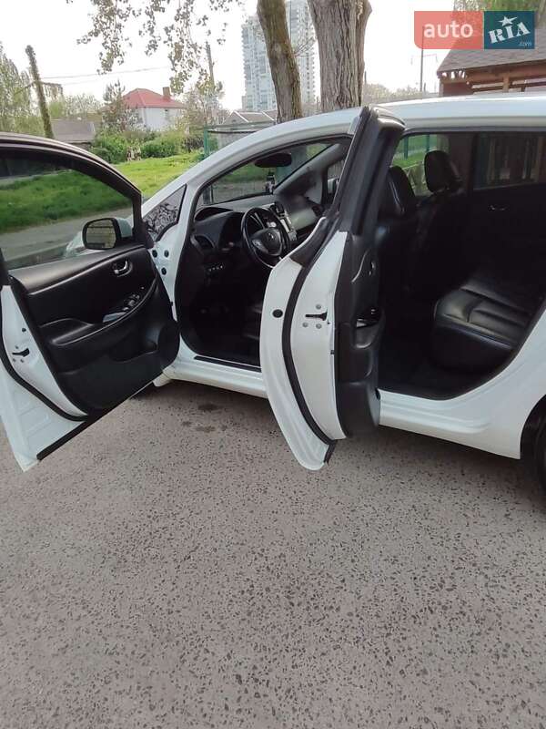 Хетчбек Nissan Leaf 2015 в Одесі