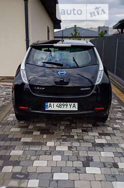 Хэтчбек Nissan Leaf 2015 в Киеве