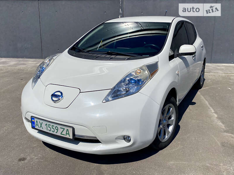 Хетчбек Nissan Leaf 2014 в Києві