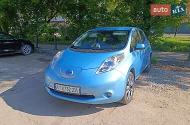 Хетчбек Nissan Leaf 2015 в 