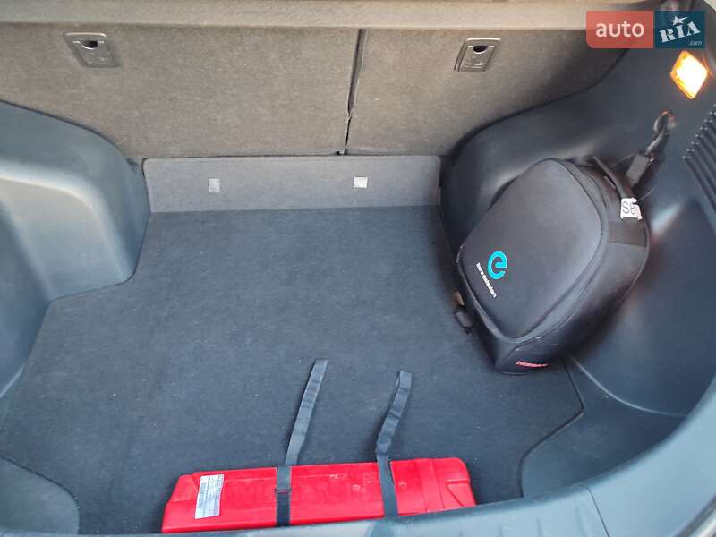 Хэтчбек Nissan Leaf 2015 в Виннице